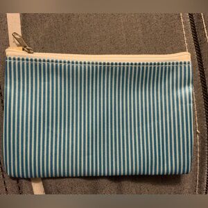 FREE w/$30 purchase || LipMonthly makeup bag